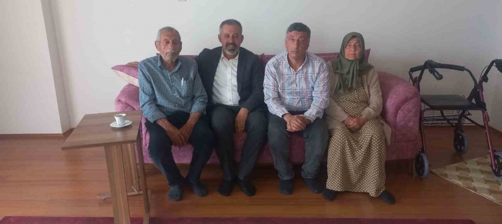 DİKO Başkanı Yüksel, hayatını kaybeden gazetecinin ailesine ziyarette bulundu