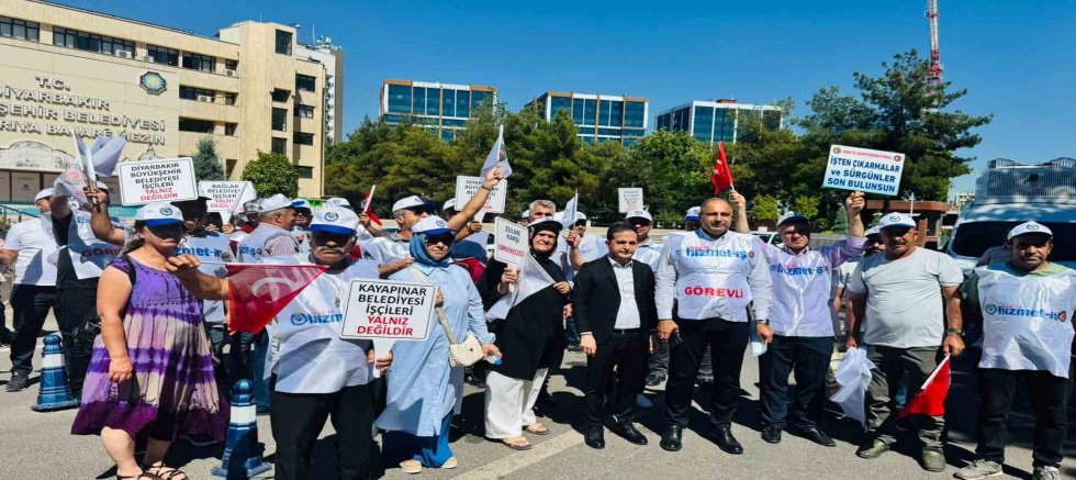 Aküzüm, işten çıkarılan işçiler ile bir araya geldi