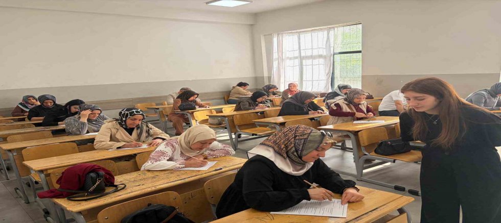 Diyarbakır’da veliler okudukları kitaptan sınava tabii tutuldu