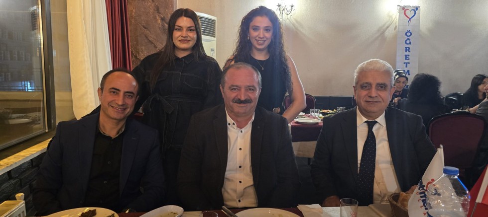 ÖZEL SERVET ÖĞRETMENİM OKULLARI, 24 KASIM ÖĞRETMENLER GÜNÜ’NÜ COŞKUYLA KUTLADI