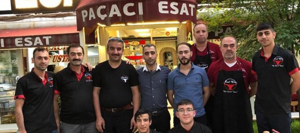 Paçacı Esat Usta: 