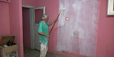 4 çocuk babası boyacı, 10 yaşında başladığı mesleğiyle evlatlarını yetiştirip okutuyor