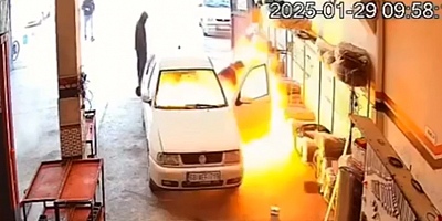 Alevlerle parlayan araçtan saniyelerle kurtuluş kamerada