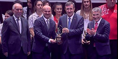 Diyarbakır’ın lezzet durağı Sıtkı Usta ailesine ‘Spora katkı ödülü’ 