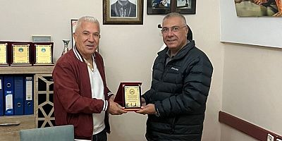 İşadamı Nardanlı’ya Sönmez’den teşekkür plaketi