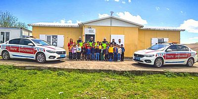 Jandarmadan çocuklara trafik bilinci eğitimi