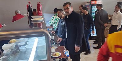 Kaplan, fabrika işçilerini ziyaret etti