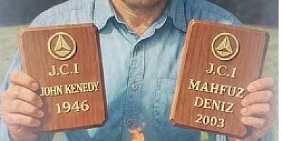 TARİHİ SAHNE, TARİHİ AN!