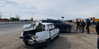 Togg ile çarpışan Tofaş hurdaya döndü: 4 yaralı